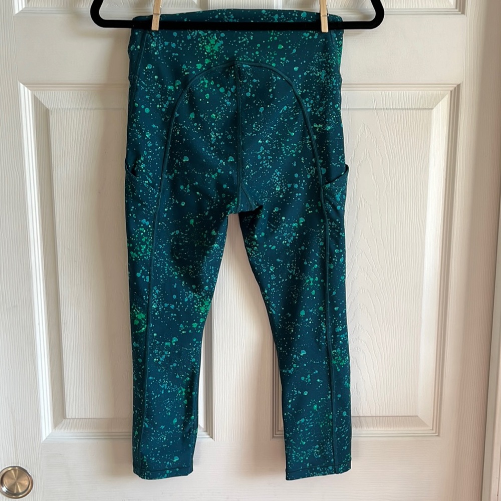 Athleta Ultimate Stash Pocket Splat Capri / SZ S - Picture 4 of 8